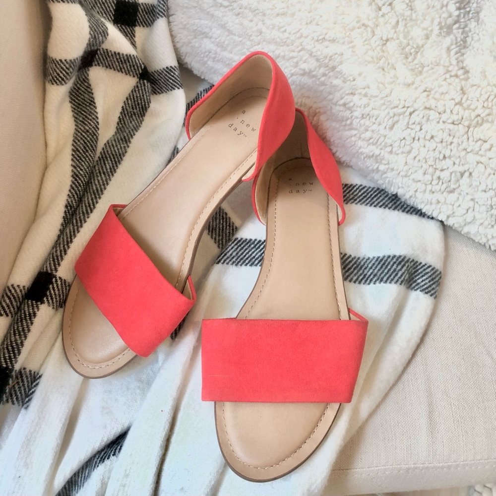 LAST DAY AT THIS PRICE‼️Target coral/red sandals